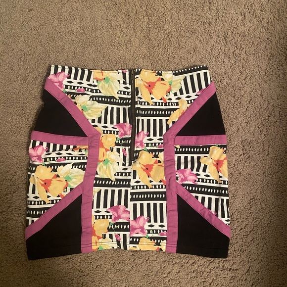 Minkpink mini skirt - Picture 3 of 3